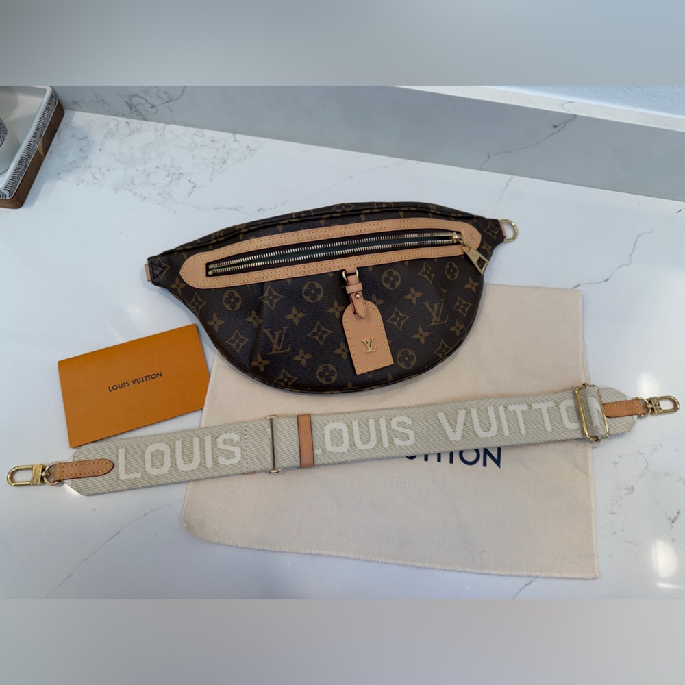 ❌SOLD OUT❌ Louis Vuitton Highrise Bumbag - Picture 12 of 13